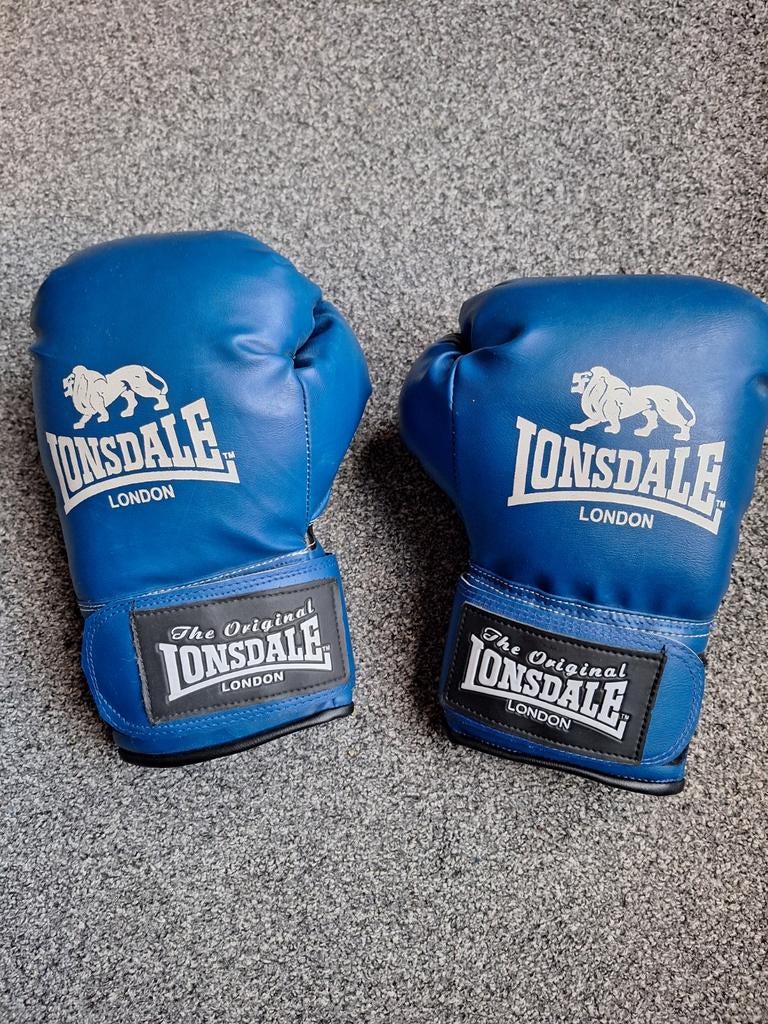 Lonsdale bokshandschoenen blauw (s/m) met gratis bokszak, Sport en Fitness, Boksen, Zo goed als nieuw, Bokshandschoenen, Ophalen of Verzenden