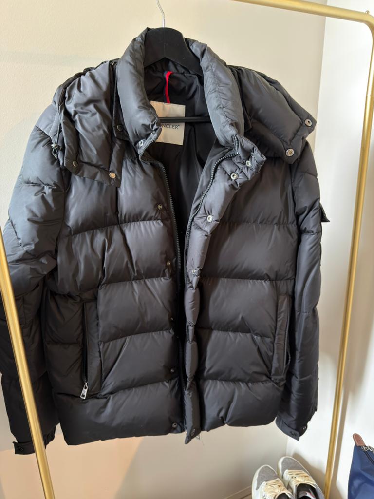 Moncler Maya maat 3, Ophalen of Verzenden, Zo goed als nieuw, Zwart