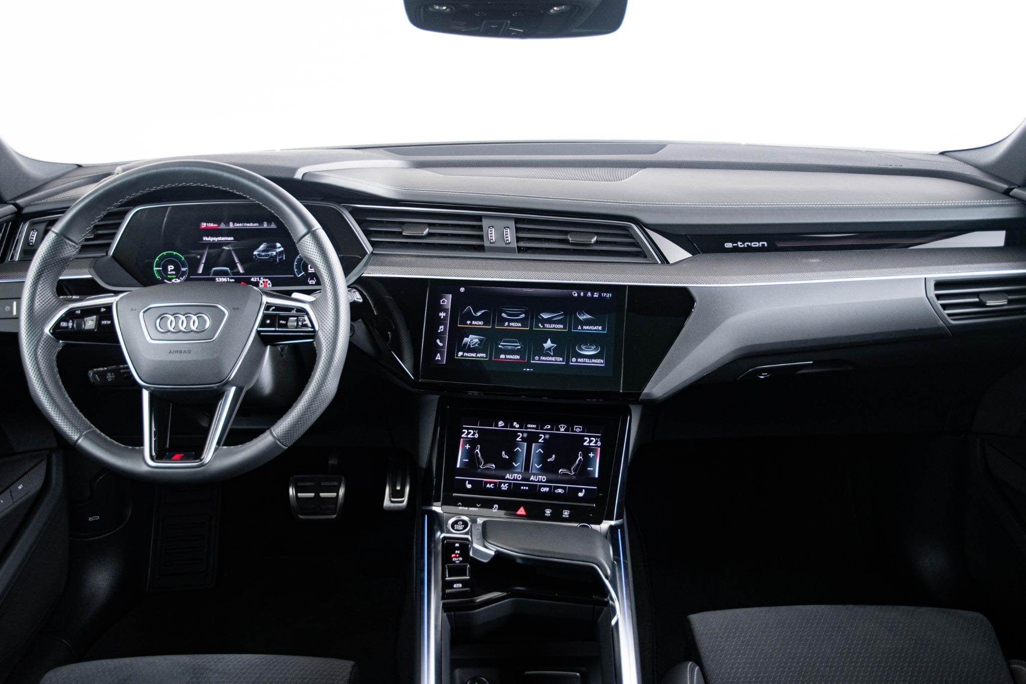 Audi Q8 e-tron 55 quattro S Edition 115 kWh Panoramadak - Ad, Automaat, Huisgarantie, Met garantie (alle), 408 pk