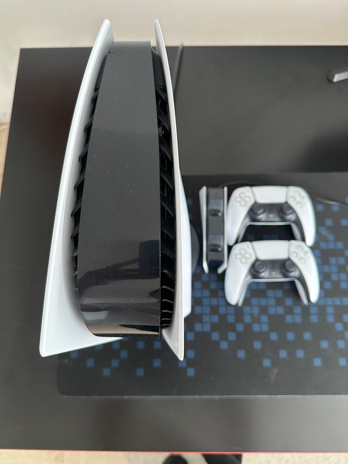 Foto 6 van Sony PlayStation 5 Disc twee controllers + charging station