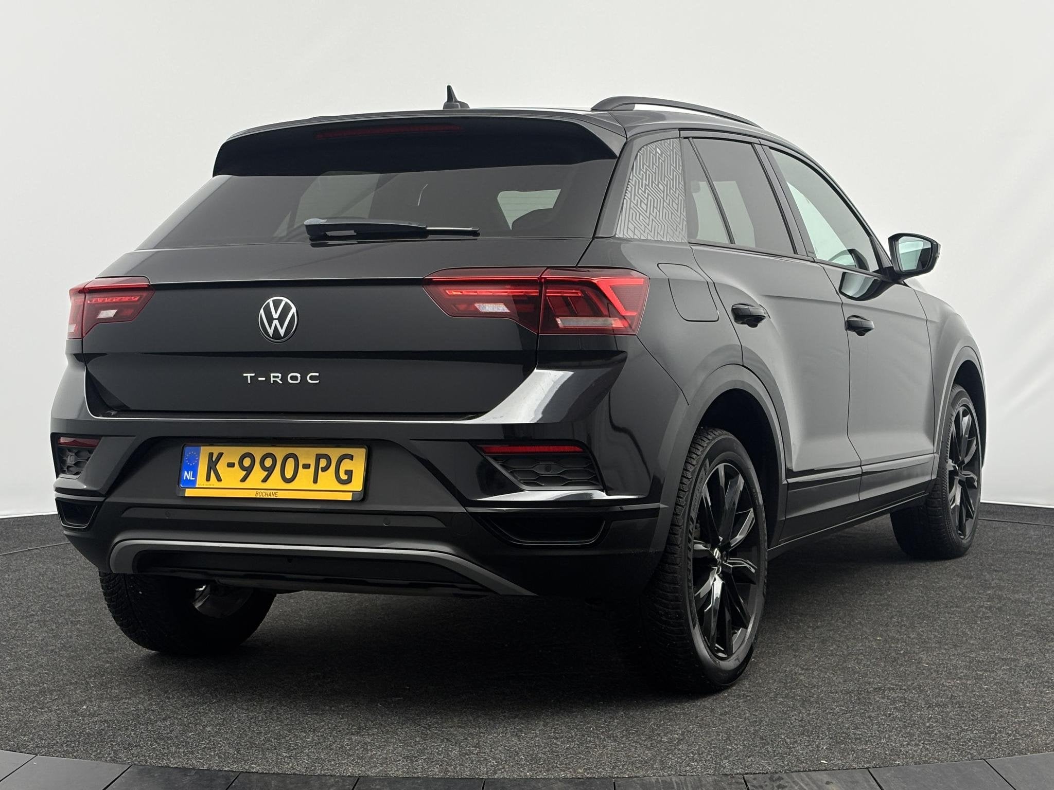 Volkswagen T-Roc 1.5 TSI 150pk Sport | Black Style | Panoram, Auto's, Voorwielaandrijving, Stof, 4 cilinders, Zwart