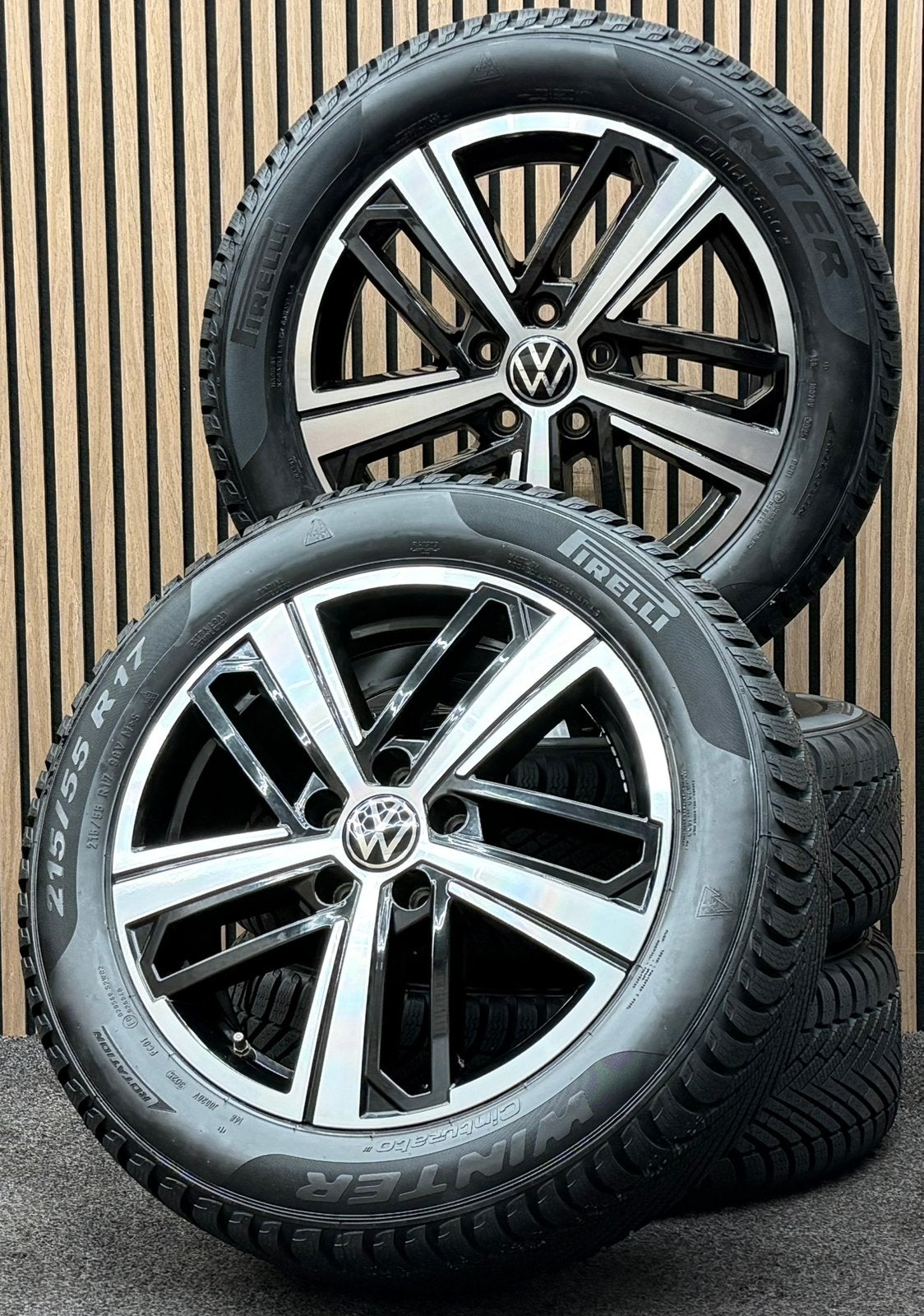 Originele 17 inch VW Caddy Colombo 5x112 ET49 Pirelli NIEUW!, Ophalen, 215 mm, ., Banden en Velgen