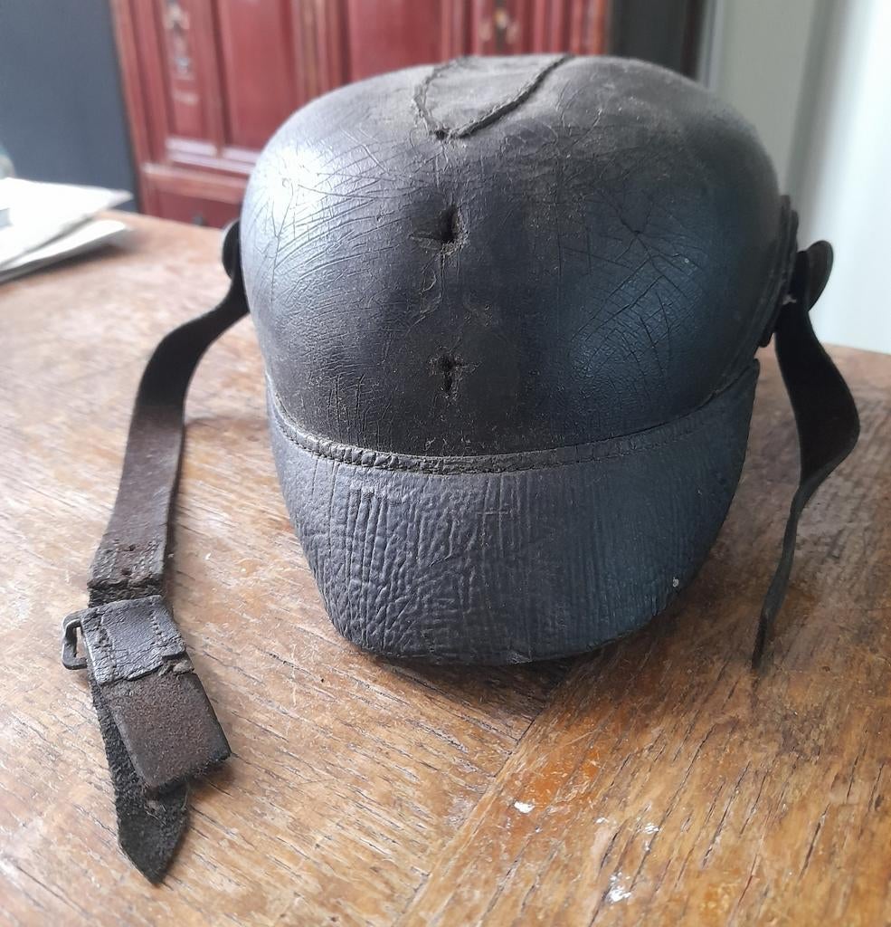 Duitse ? Lederen helm, Eerste wereldoorlog ?, Ophalen of Verzenden, Landmacht, Duitsland, Helm of Baret