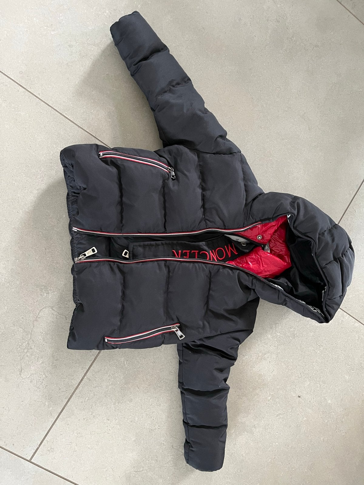 Moncler kinderjas, zwart, maat 98 (3Y), Ophalen of Verzenden, Zo goed als nieuw, Jongen of Meisje