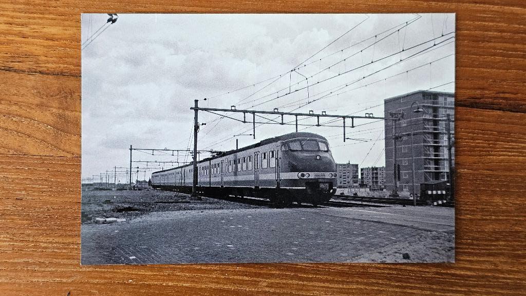 Foto TREIN NS Nederlandse Spoorwegen Mat 64 Plan T, Verzamelen, Spoorwegen en Tramwegen, Verzenden, Gebruikt, Trein, Overige typen