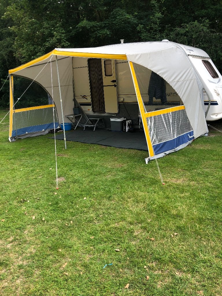 Caravan Sprite Super 410TF, Standaardzit, Vast bed, 750 - 1000 kg, Particulier
