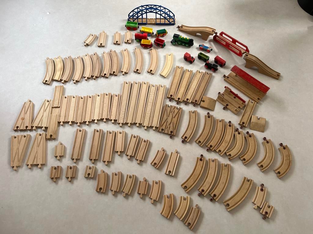 Grote houten speelgoed trein set met  Brio locomotief, Ophalen of Verzenden, Gebruikt