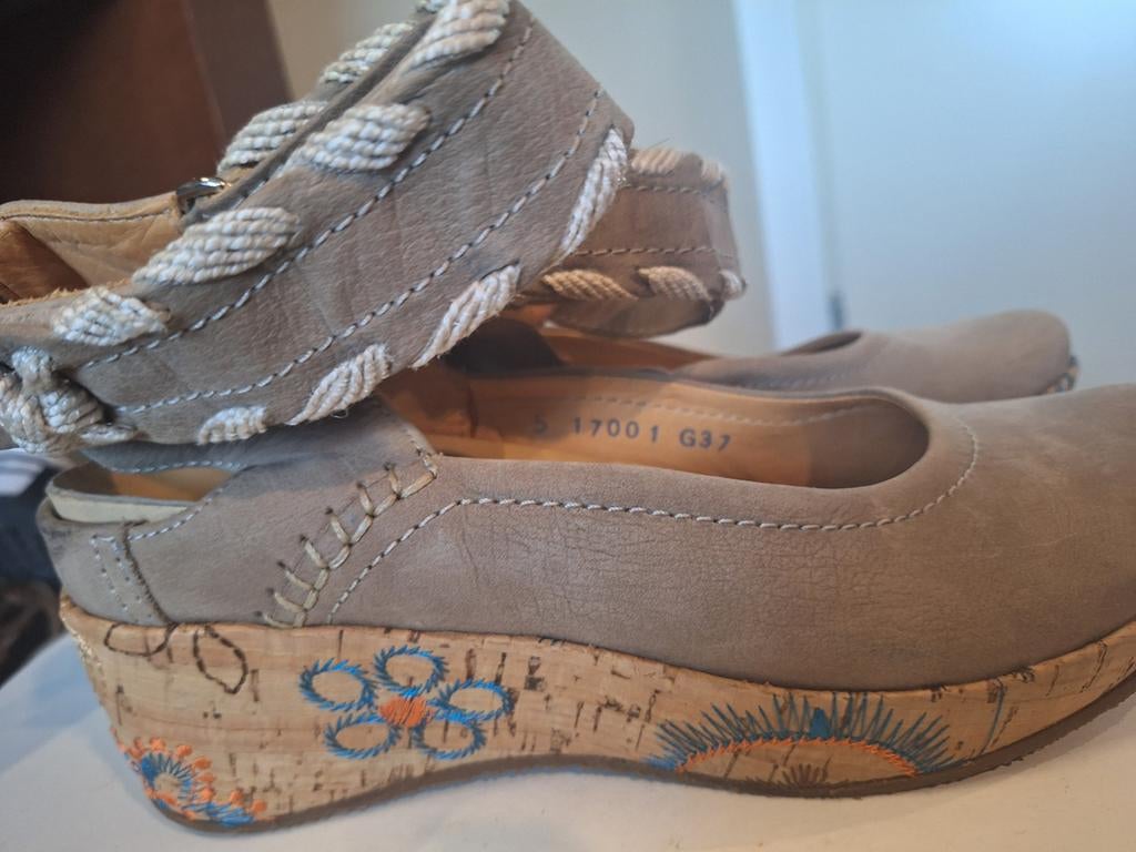 Hele leuke en z.g a.n. Footnotes, Kleding | Dames, Schoenen, Ophalen of Verzenden, Zo goed als nieuw, Blauw