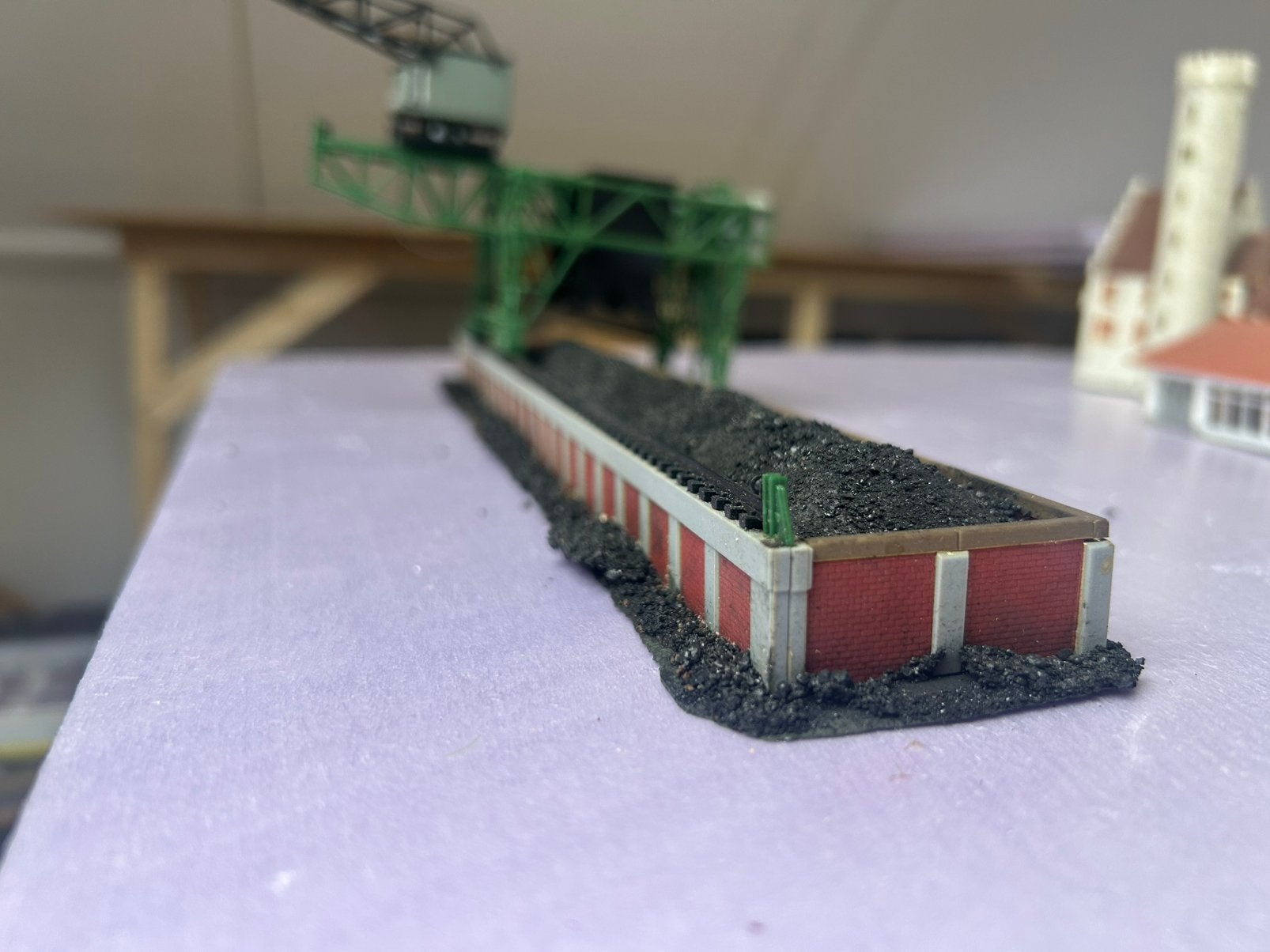 N spoor kolen opslag met kraan, Overige merken, Gelijkstroom of Wisselstroom, Brug, Tunnel of Gebouw, Ophalen of Verzenden