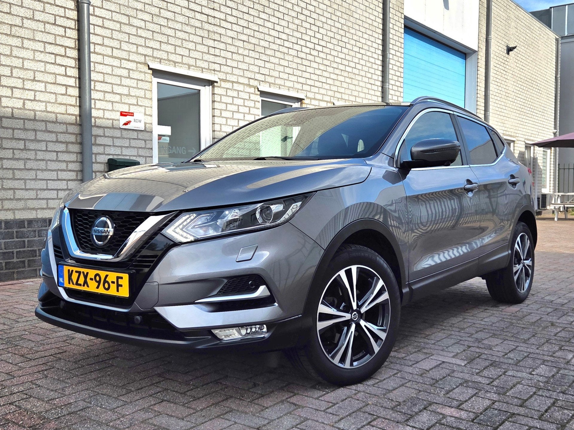 Nissan Qashqai 1.2 N-Connecta Panorama-360Camera-Trekhaak, Voorwielaandrijving, Dealer onderhouden, Gebruikt, Euro 6