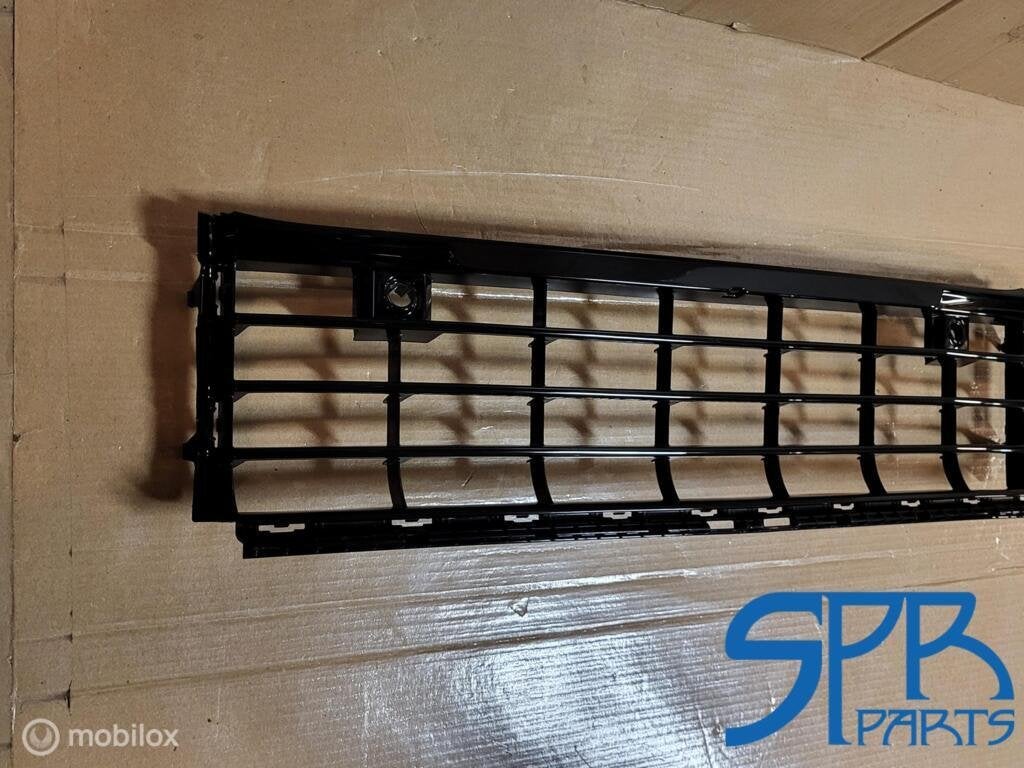BUMPERROOSTER MIDDEN GOLF 8 R GRILLE 20-24 BUMPERGRILL ONDER, Gebruikt, VOLKSWAGEN, Volkswagen, Ophalen of Verzenden