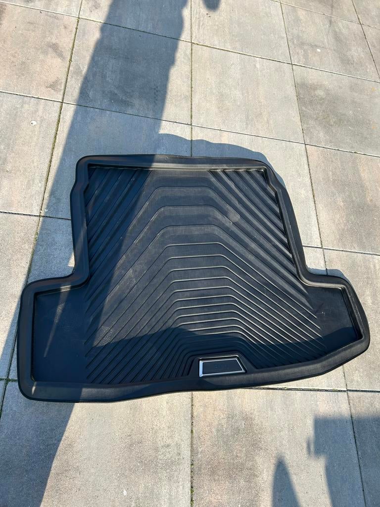 Originele BMW 3 serie station kofferbakmat vanaf 2021, Auto diversen, Kofferbakmatten, Ophalen, Zo goed als nieuw