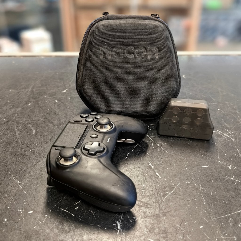 Nacon Revolution Unlimited Pro Controller - In Nette St, Nacon, Zo goed als nieuw, Support@nacon.com, Nacon
396-466 Rue de Paris
92700 Colombes
France