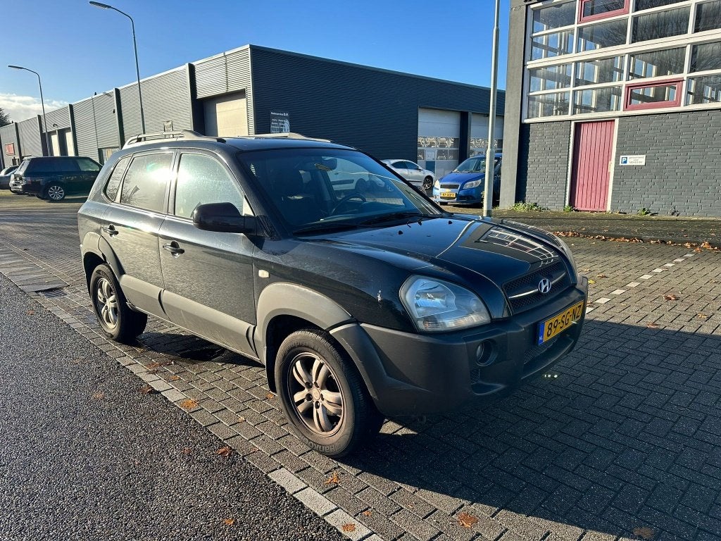 Hyundai Tucson 2.0i Dynamic AIRCO / NAP ! (bj 2006), Auto's, Hyundai, 13 km/l, 142 pk, 4 cilinders, Zwart