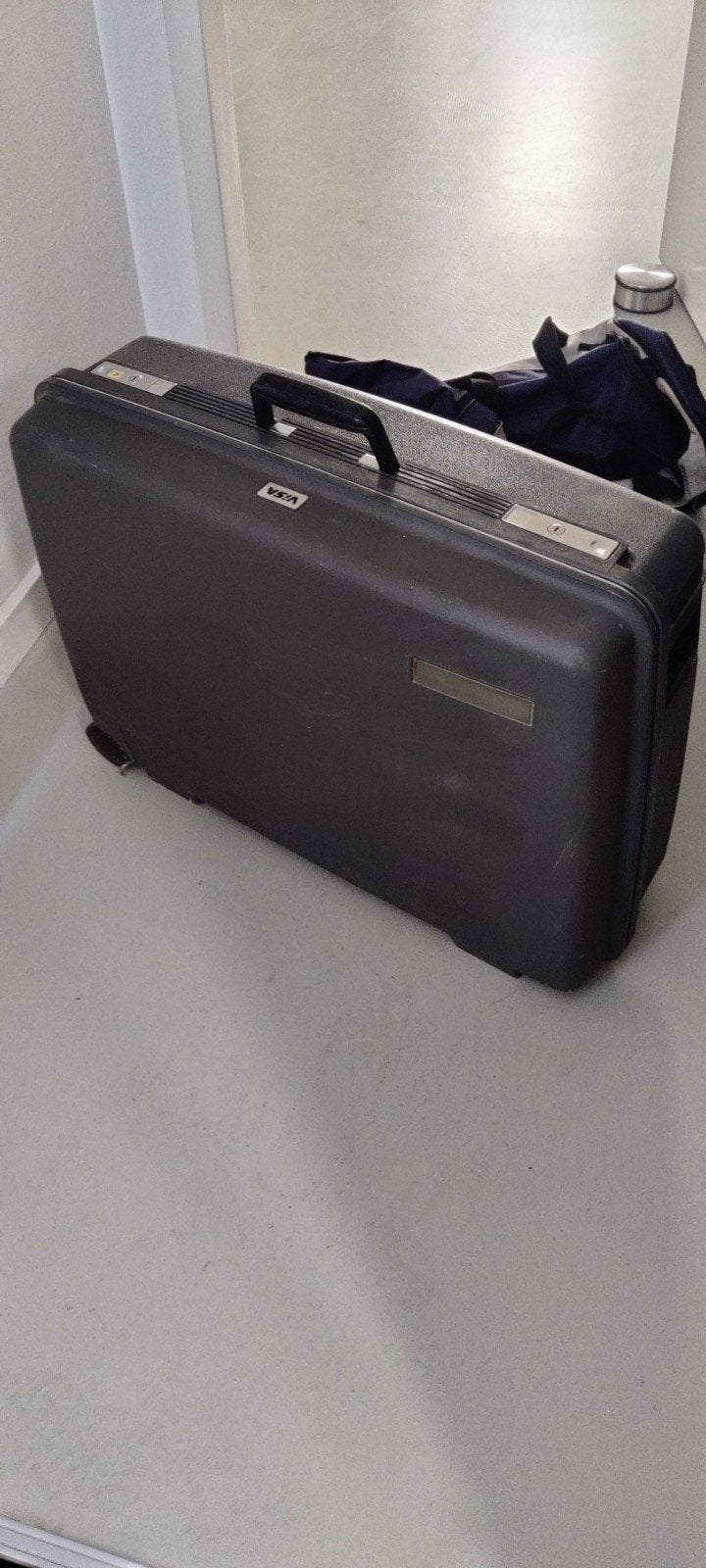 Vintage Visa Hardcase Reiskoffer Grijs met Wieltjes, Ophalen, Uitschuifbare handgreep, Gebruikt, 20 tot 30 cm