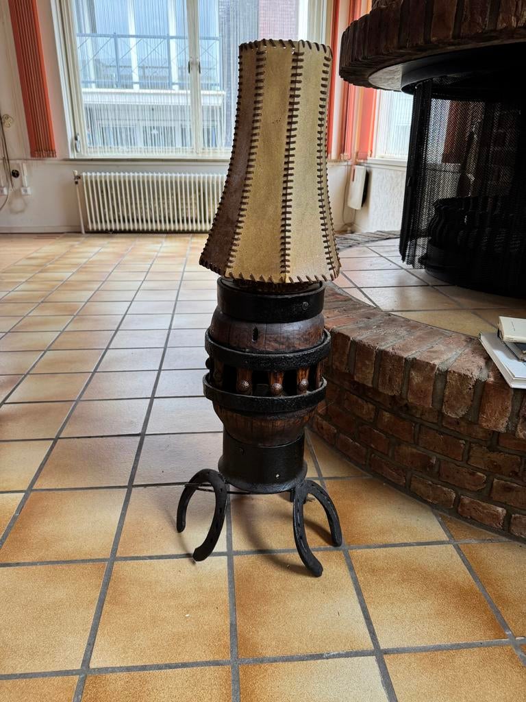 Unieke Vloerlamp met Rustieke Uitstraling, Ophalen