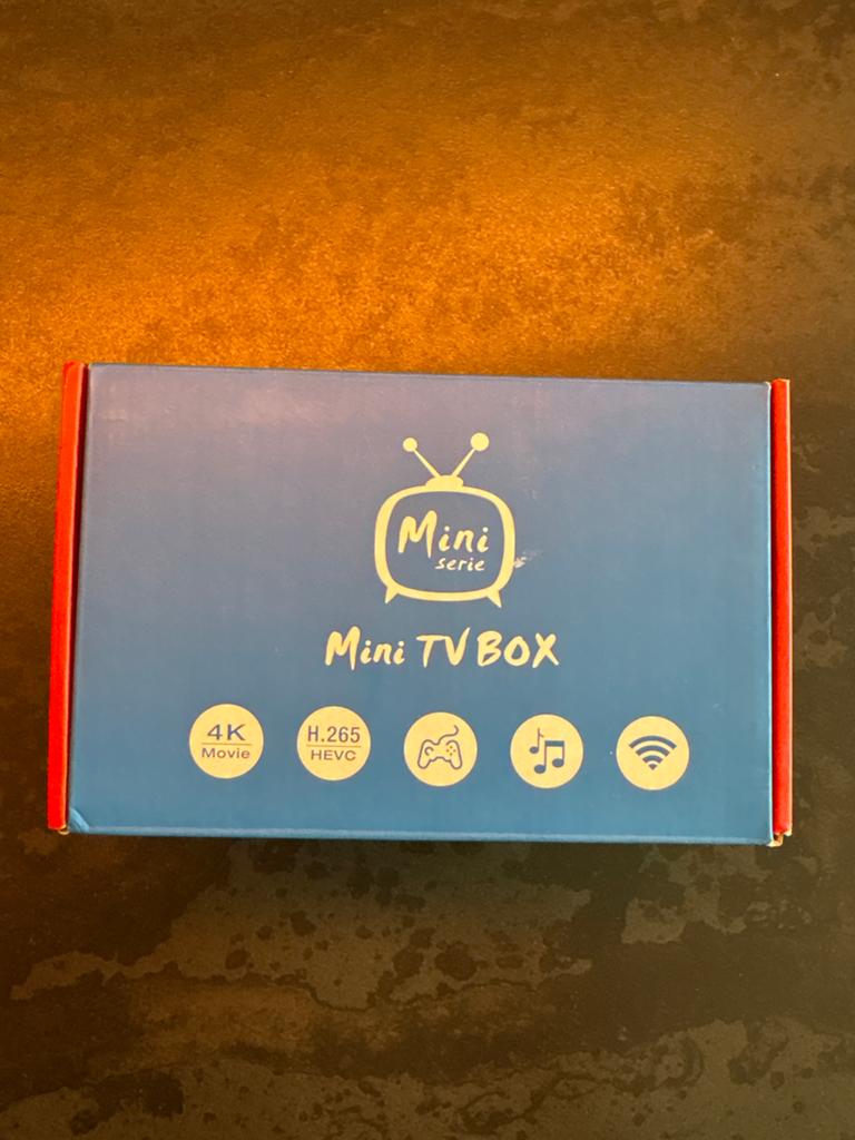 Mini TV Box 4K H.265 HEVC Android TV met afstandsbediening, Ophalen of Verzenden, Zo goed als nieuw, HDMI, Zonder harde schijf