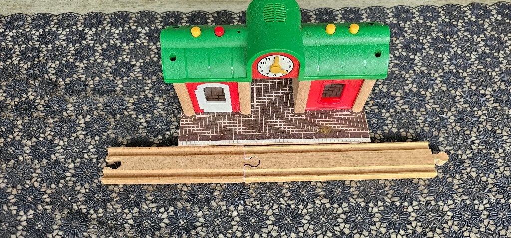 Thomas de trein Hout Station, Ophalen of Verzenden, Zo goed als nieuw