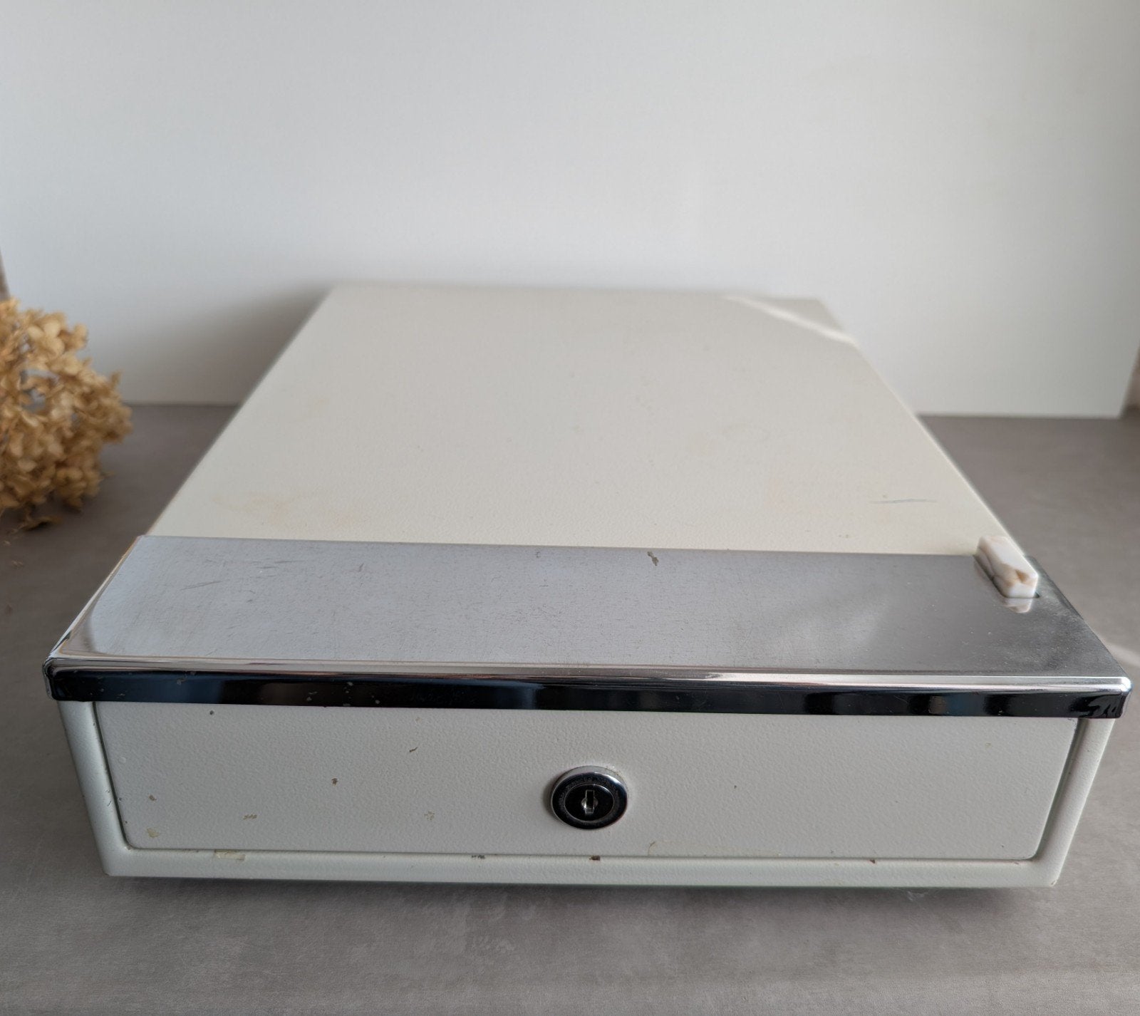 Kassalade, voor briefgeld en munten., Ophalen