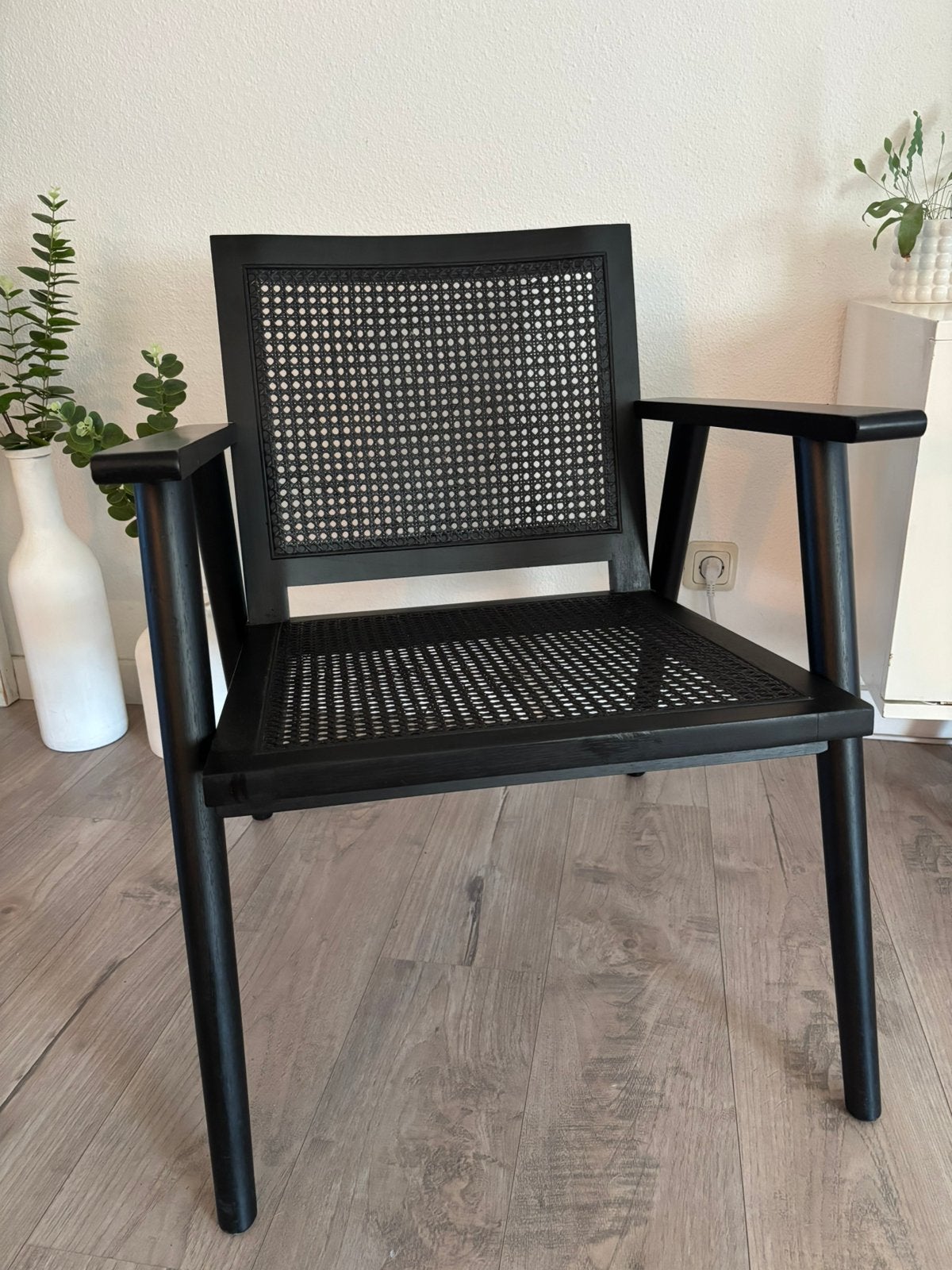 Zwarte fauteuil Duke Karwei, Ophalen, Zo goed als nieuw, Hout, 50 tot 75 cm