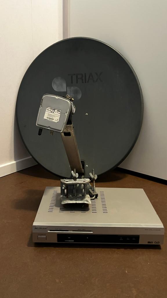 Triax schotelantenne, Pioneer satellietontvanger en DUO LNB, Audio, Tv en Foto, Schotelantennes, Gebruikt, (Schotel)antenne, Overige merken