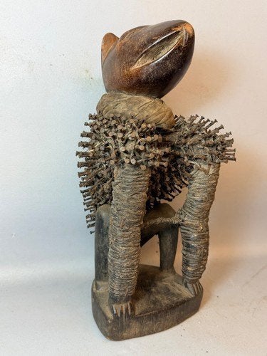 260969 Afrikaans Fetisch Bakongo Nkisi Nkondi sitting dog, Ophalen of Verzenden