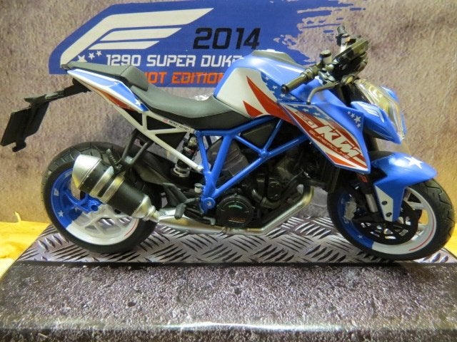 KTM 1290 Super Duke R Patriot 1:12 605102, MayCheong, Nieuw, Ophalen of Verzenden, 1:9 t/m 1:12