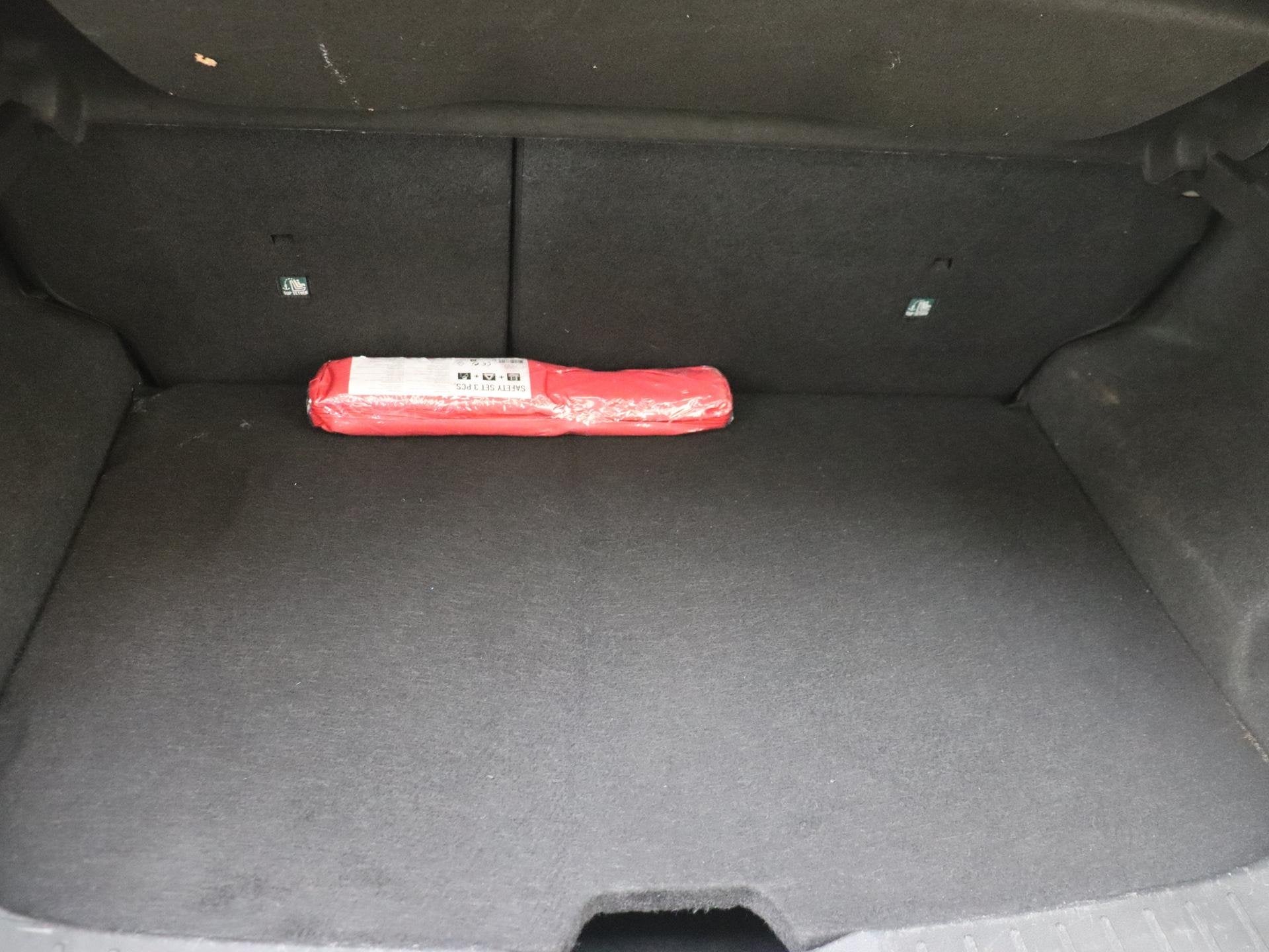 Foto 29 van Nissan Juke 1.0 DIG-T Acenta | Achteruitrijcamera | Wieldopp