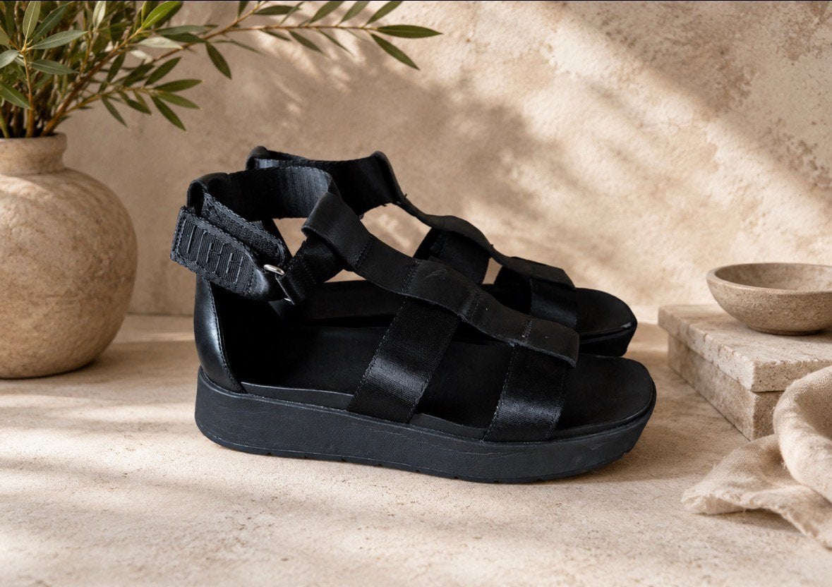 UGG zwarte sandalen, Kleding | Dames, Zwart, Gedragen, Sandalen of Muiltjes, Ophalen of Verzenden
