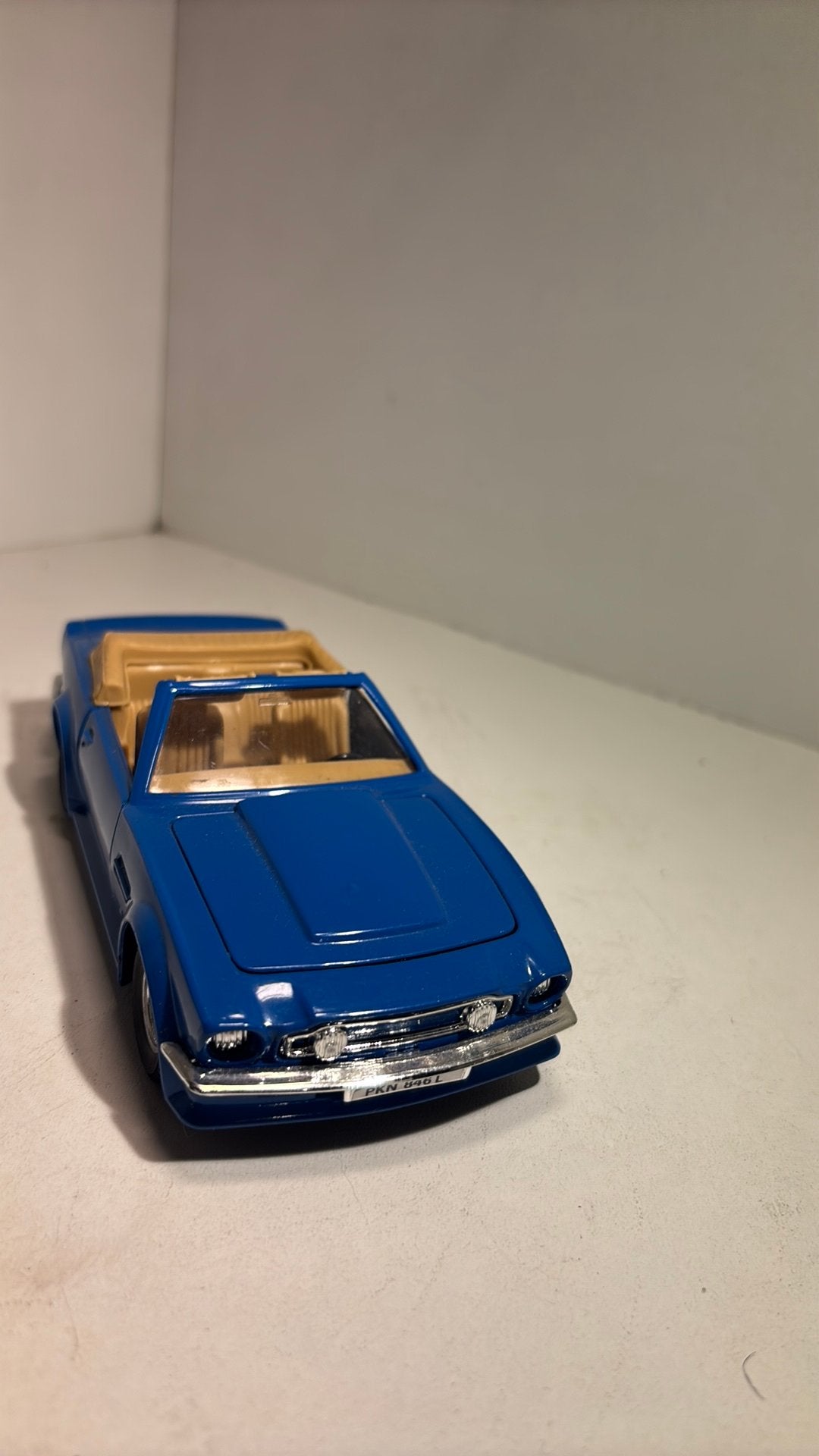 Aston martin v8 polistil 1.24, Hobby en Vrije tijd, Overige merken, Ophalen of Verzenden, A, A