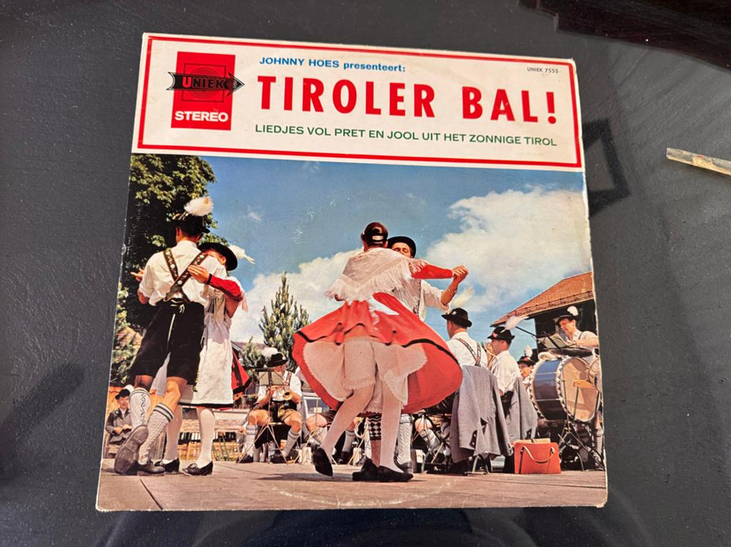 Tiroler Ball! - Johnny Hoes presenteert!, Ophalen of Verzenden, Zo goed als nieuw