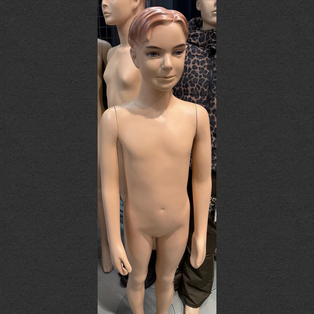 Kinder Etalagepop Maat 128 Mannequin Winkel Topstaat, Ophalen, Zo goed als nieuw, Jongen