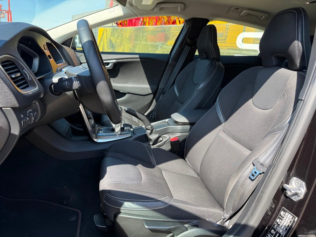 Volvo V40 2.0 D2 Nordic+|NAP|Trekhaak|Nette auto|Nieuwe APK, Voorwielaandrijving, Stof, Gebruikt, 1969 cc