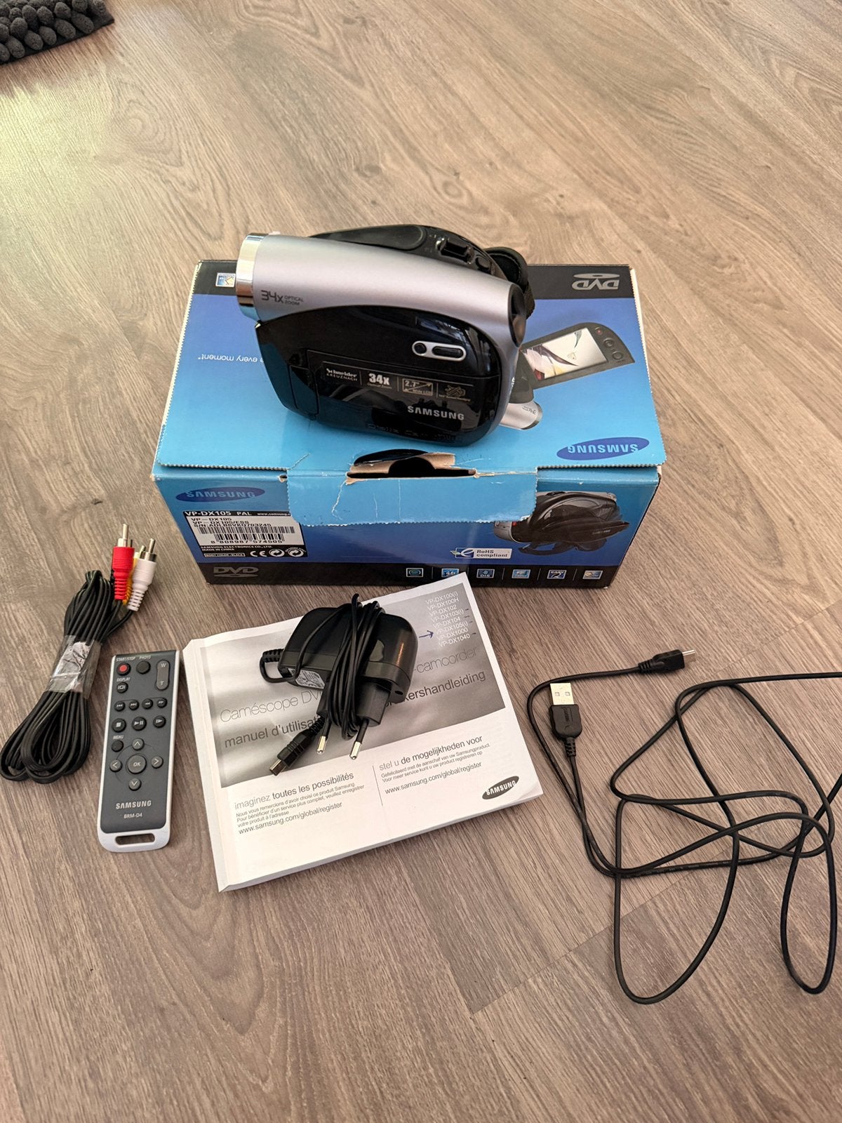 Samsung vp-dx105 camcorder / video camera, Gebruikt, 20x of meer, Overige soorten, Ophalen of Verzenden