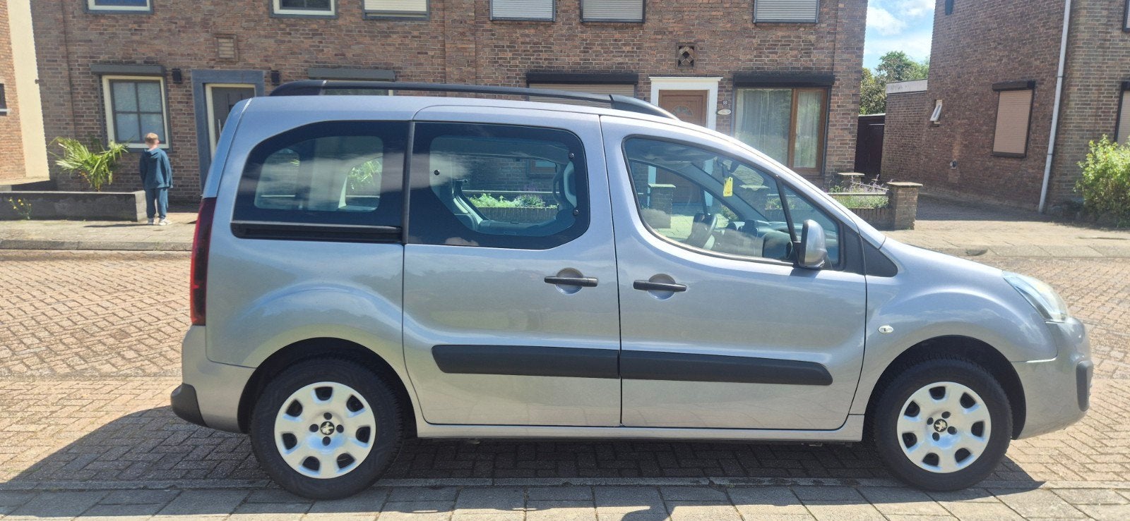 Peugeot Partner 1.2 81KW Tepee 5PL 2016 Grijs, Auto's, Peugeot, Voorwielaandrijving, Stof, 1295 kg, 1199 cc