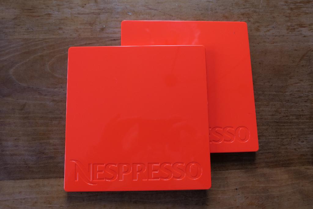 Rode zijkanten koffiezetapparaat Nespresso Magimix capsules, Witgoed en Apparatuur, Koffiezetapparaten, Ophalen of Verzenden, Nieuw