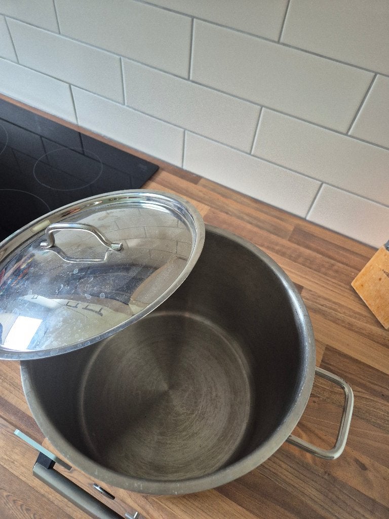 Pan 10 liter, Kookpan of Snelkookpan, Inductieplaat, Ophalen of Verzenden, Zo goed als nieuw