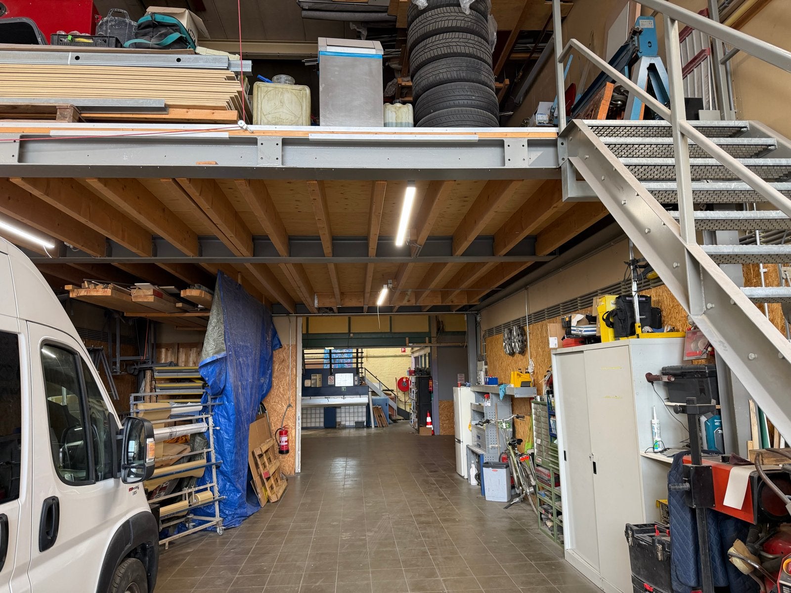 Verdiepingsvloer met trap, Ophalen