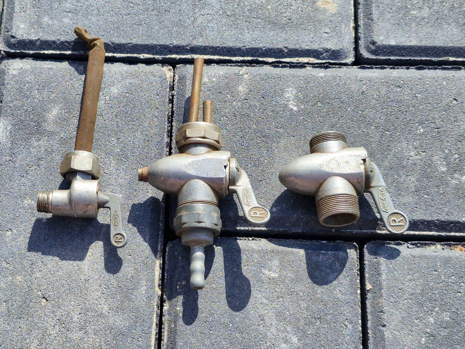 Vintage benzinekranen (3 stuks) - Everbest & Yarcom, Ophalen of Verzenden