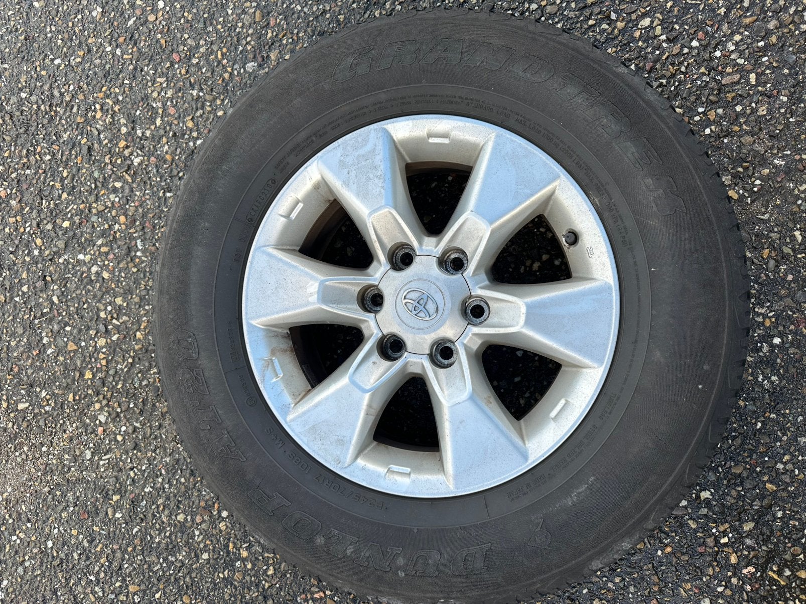 Originele set Toyota Landcruiser, Ophalen, Banden en Velgen, 17 inch, All Season