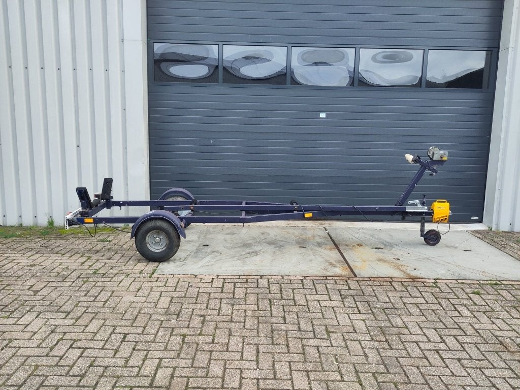 Lichte Engelse boottrailer | ongeremd | boten 4,5 tot 7 m, Watersport en Boten, Ophalen, Minder dan 1500 kg, Gebruikt, Open zeilboottrailer