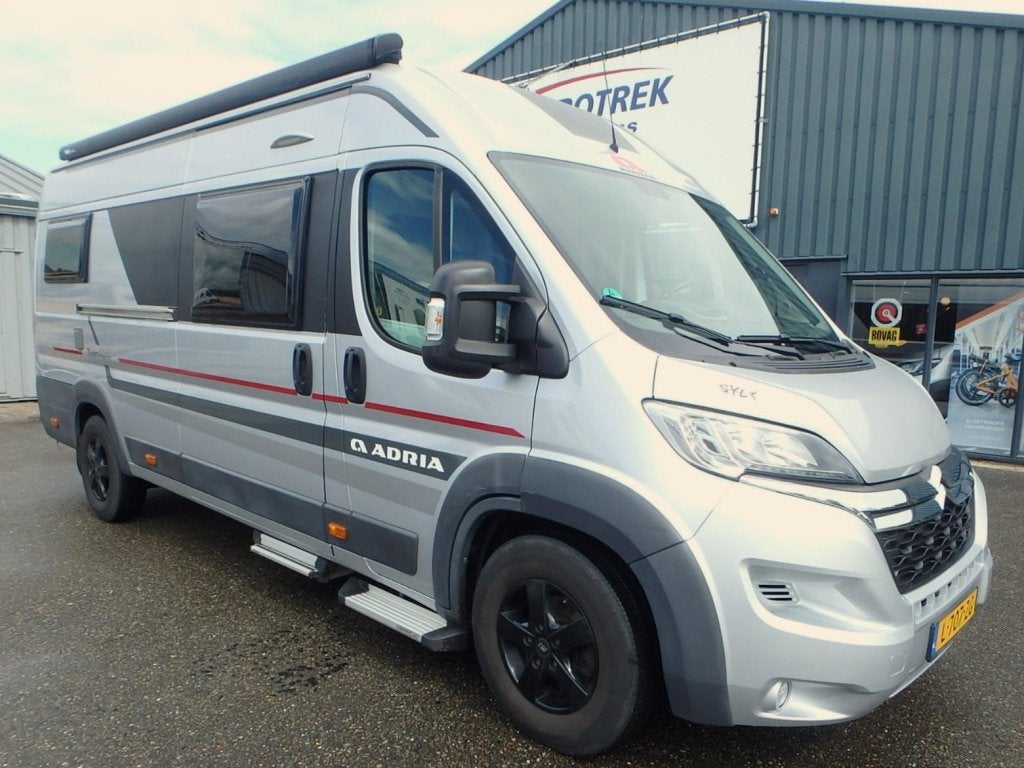 Adria Twin Platinum 640 SLX, Caravans en Kamperen, Campers, Luifel, Tot en met 2, 6 tot 7 meter, Bedrijf