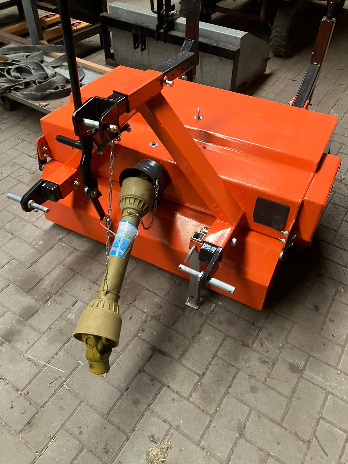 Rolbezem 115 breed mini tractor compact tractor, Ophalen