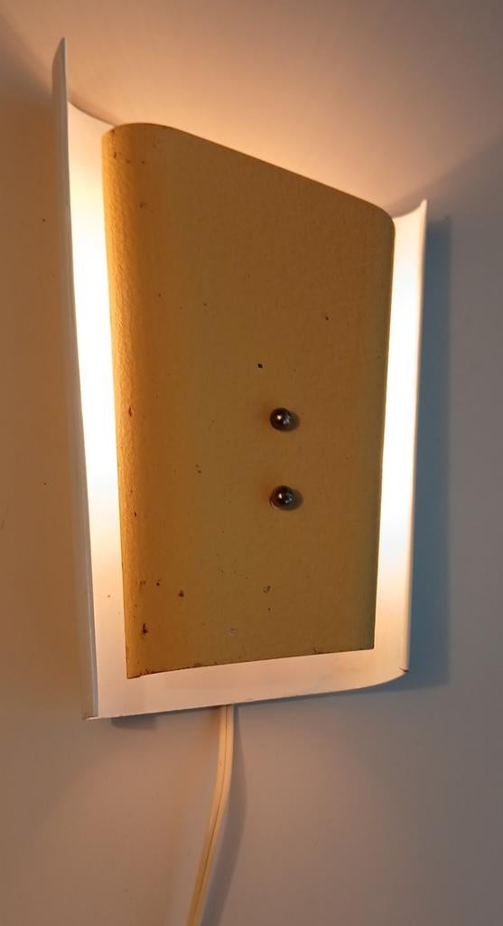 wandlamp, geel, refurbished, vintage, jaren 50 / 60, Ophalen of Verzenden, Gebruikt, Metaal, Vintage