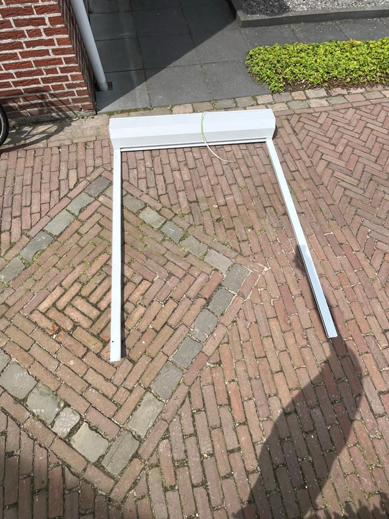 Rolluik, elektrisch, 135,5 cm breed, Ophalen, Gebruikt, Elektrisch, Rolluik