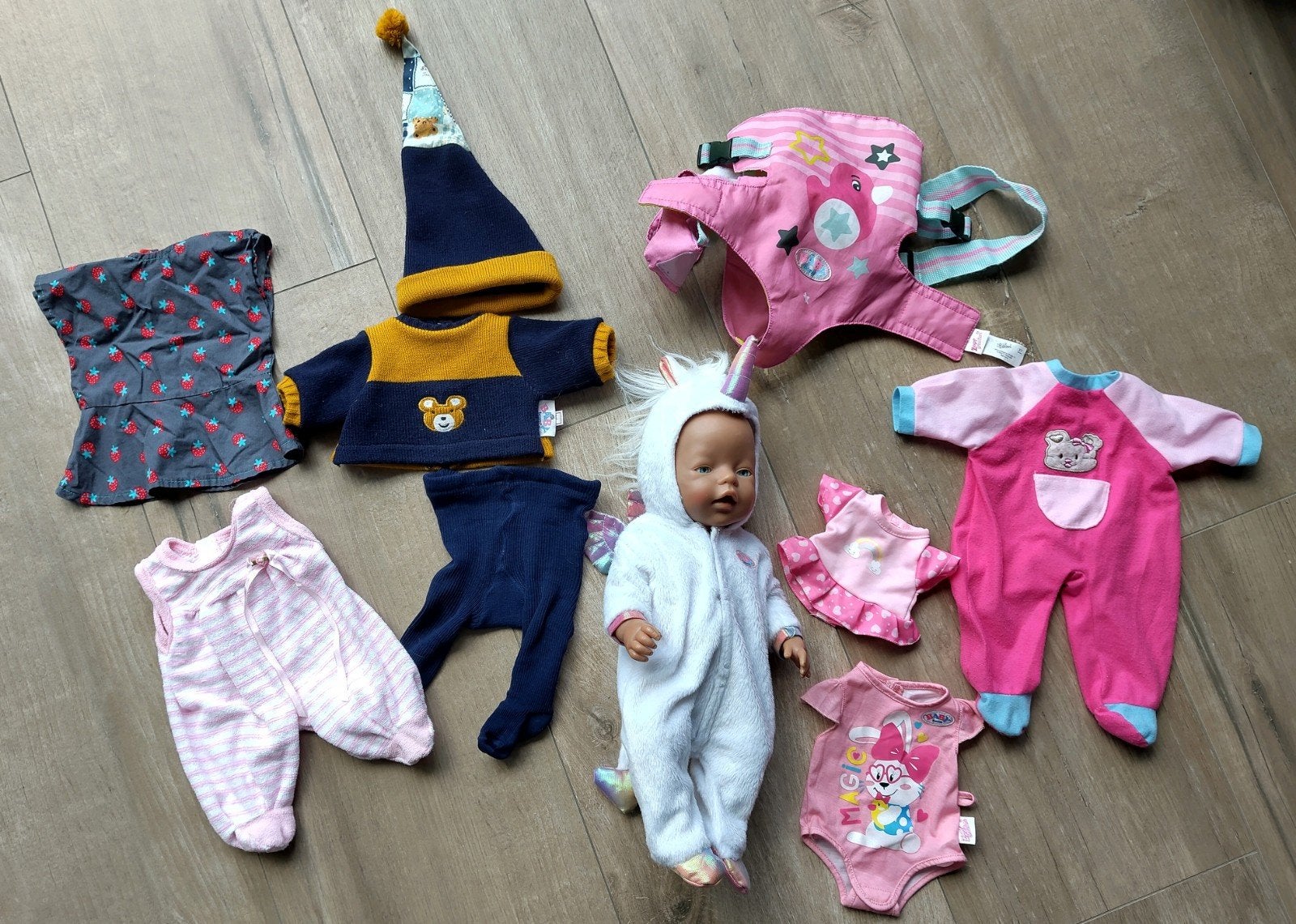 Baby Born pop met unicorn pakje en accessoires, Ophalen of Verzenden, Gebruikt, Babypop