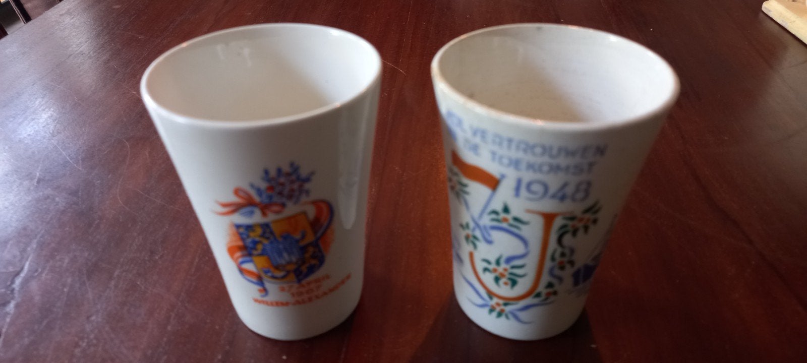 Vintage Nederlandse herdenkingsbekers (2 stuks), Ophalen of Verzenden