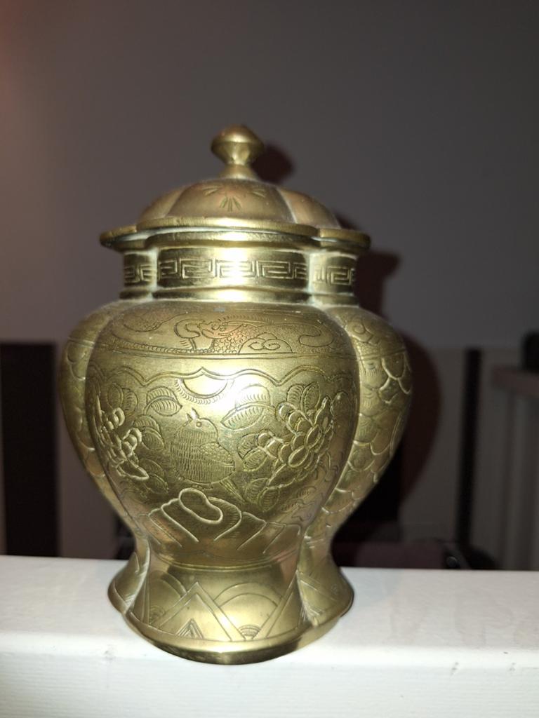 Chinees japans brons urn met deksel gegraveerd, Ophalen