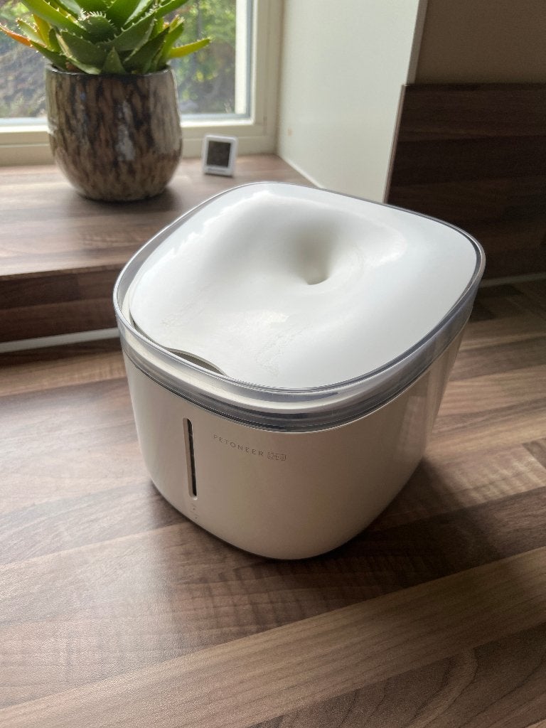 Petoneer Fresco Ultra drinkfontein 1,9 L (drinkbak kat), Dieren en Toebehoren, Ophalen, Gebruikt
