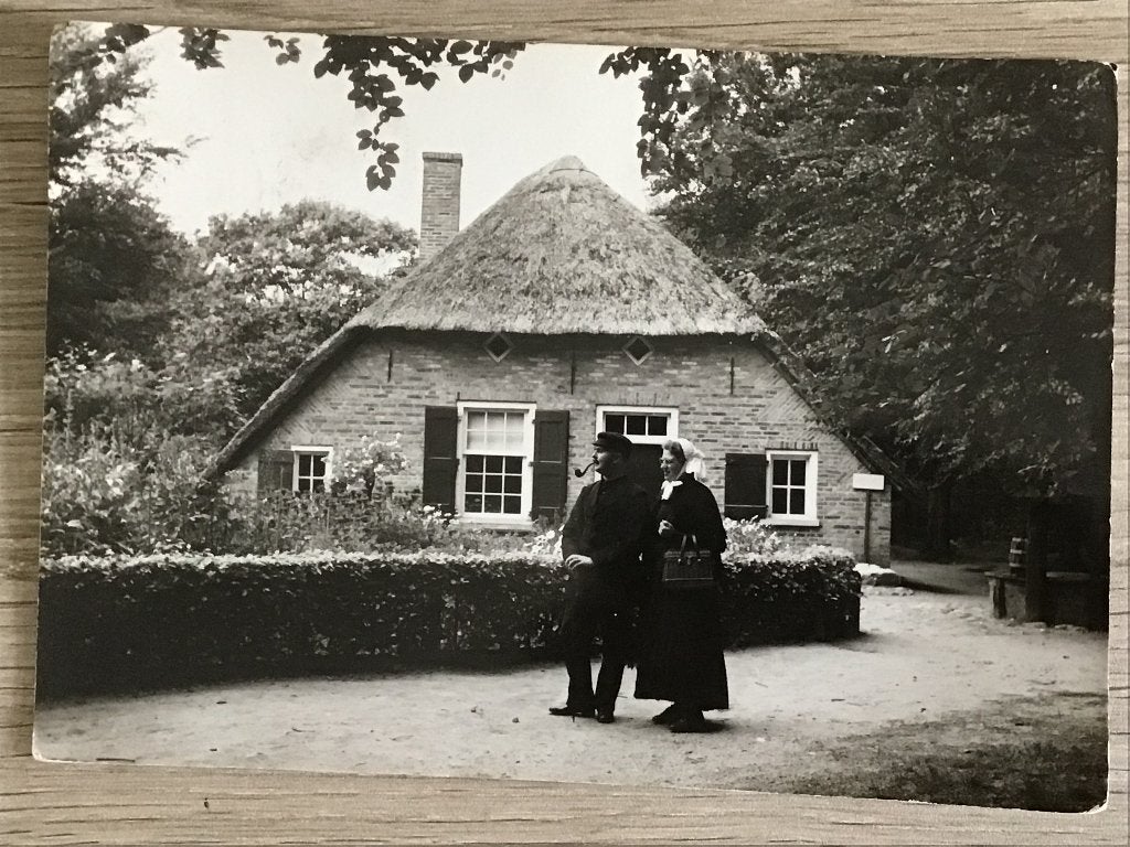 Oude ansichtkaart Openluchtmuseum Arnhem Boerderij 1964, Ophalen of Verzenden, 1940 tot 1960, Gelopen, Gelderland